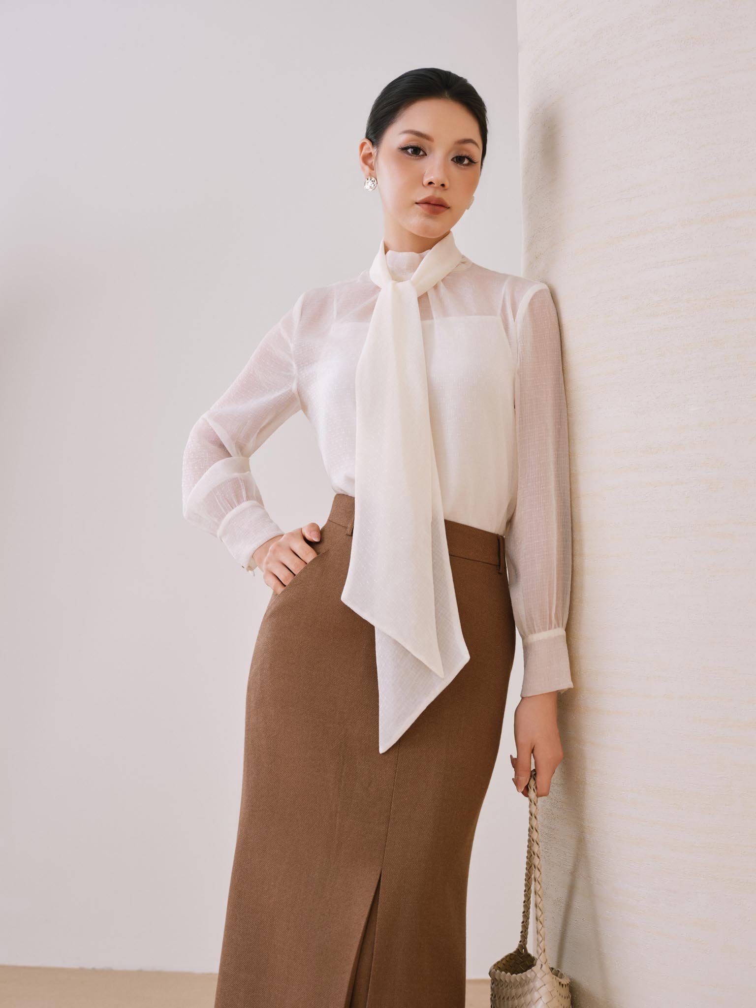 Áo sơ mi cổ cao may nhún